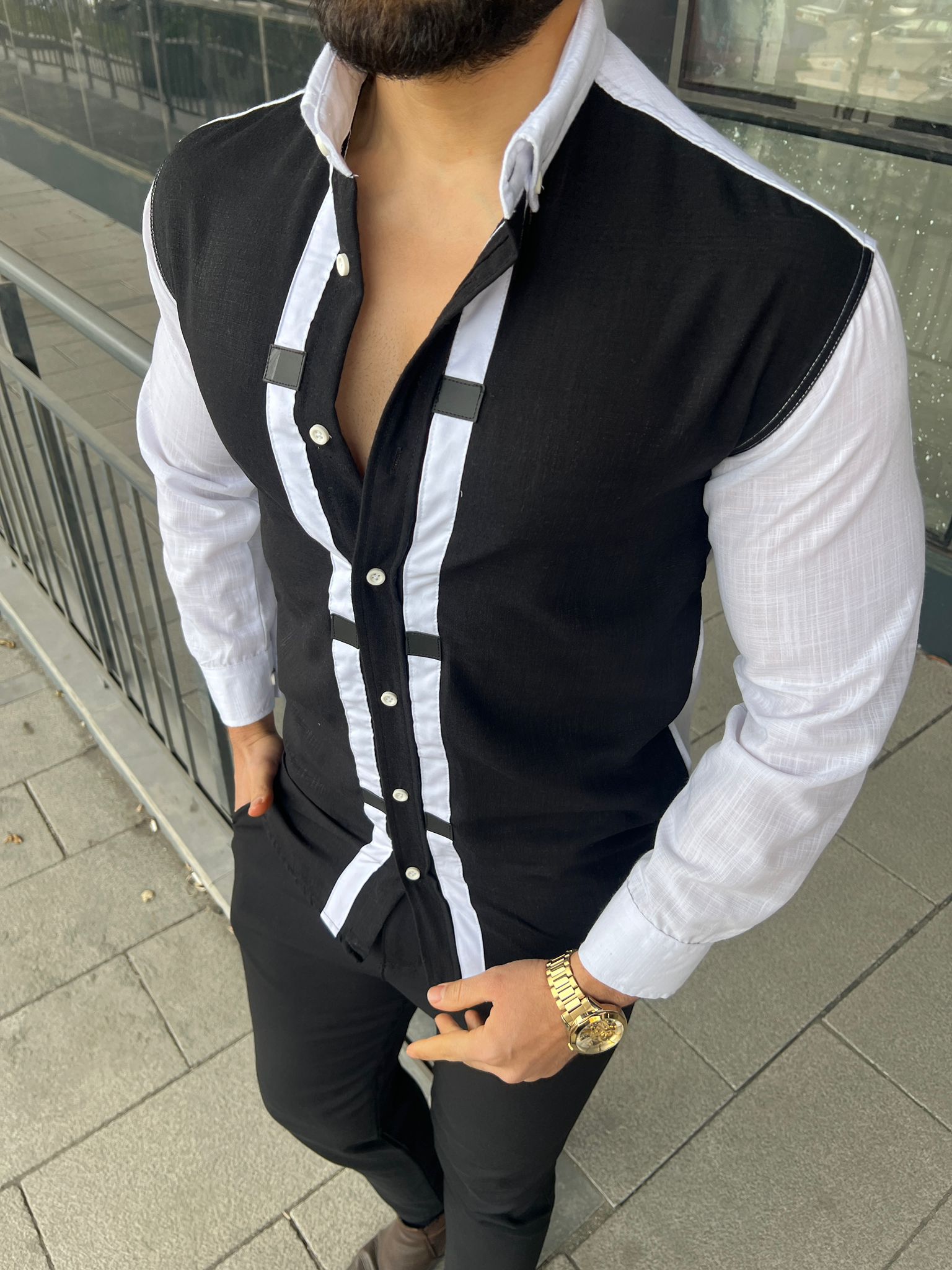 Kontrast Detaylı Slim Fit Siyah Beyaz Erkek Gömlek – Premium Tasarım