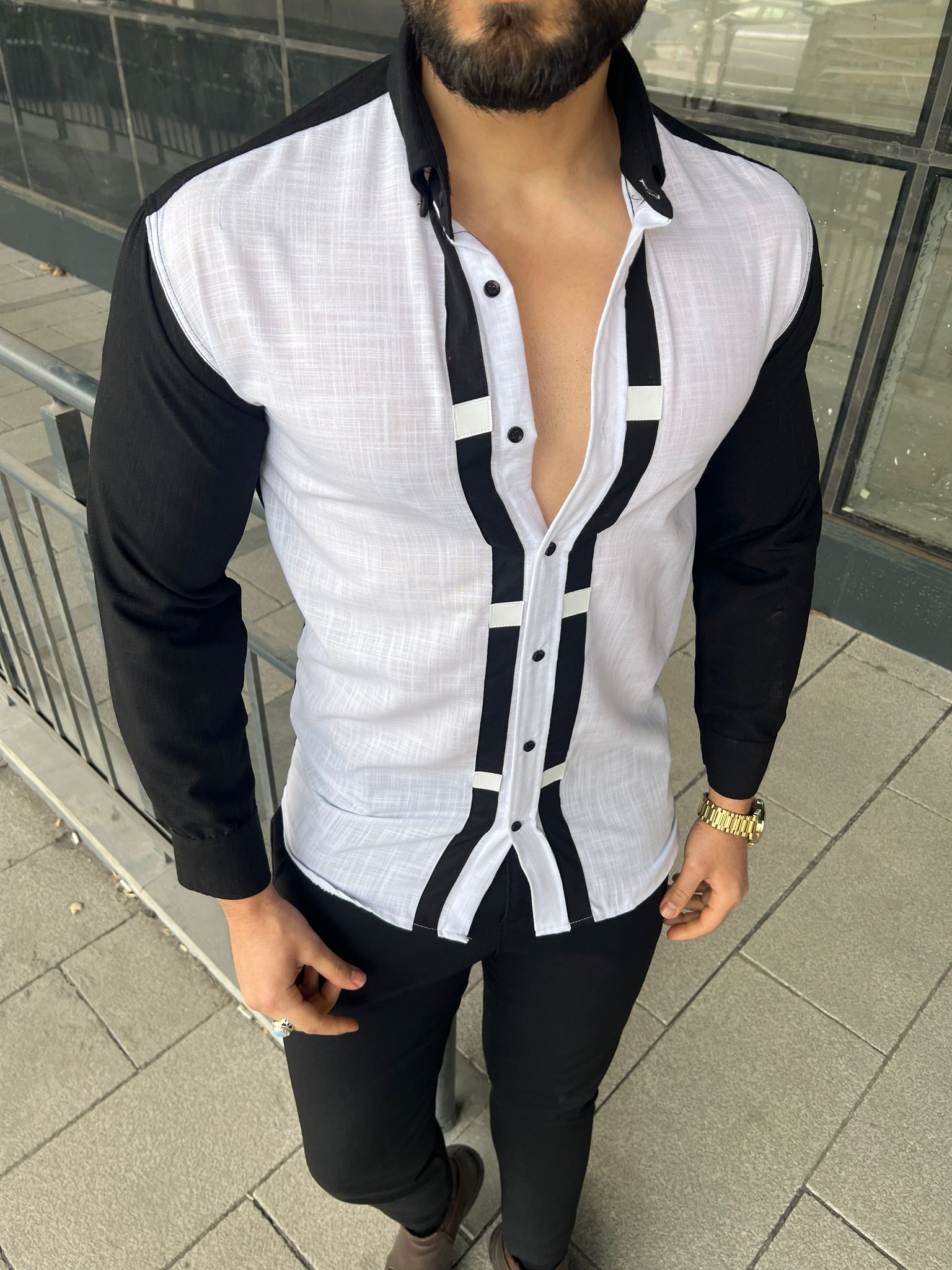 Kontrast Detaylı Slim Fit Beyaz Siyah Erkek Gömlek – Premium Tasarım - Görsel 2